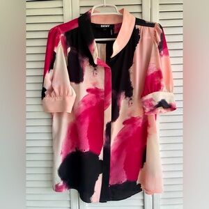 Designed abstract printed blouse elbow sleeve button front closure